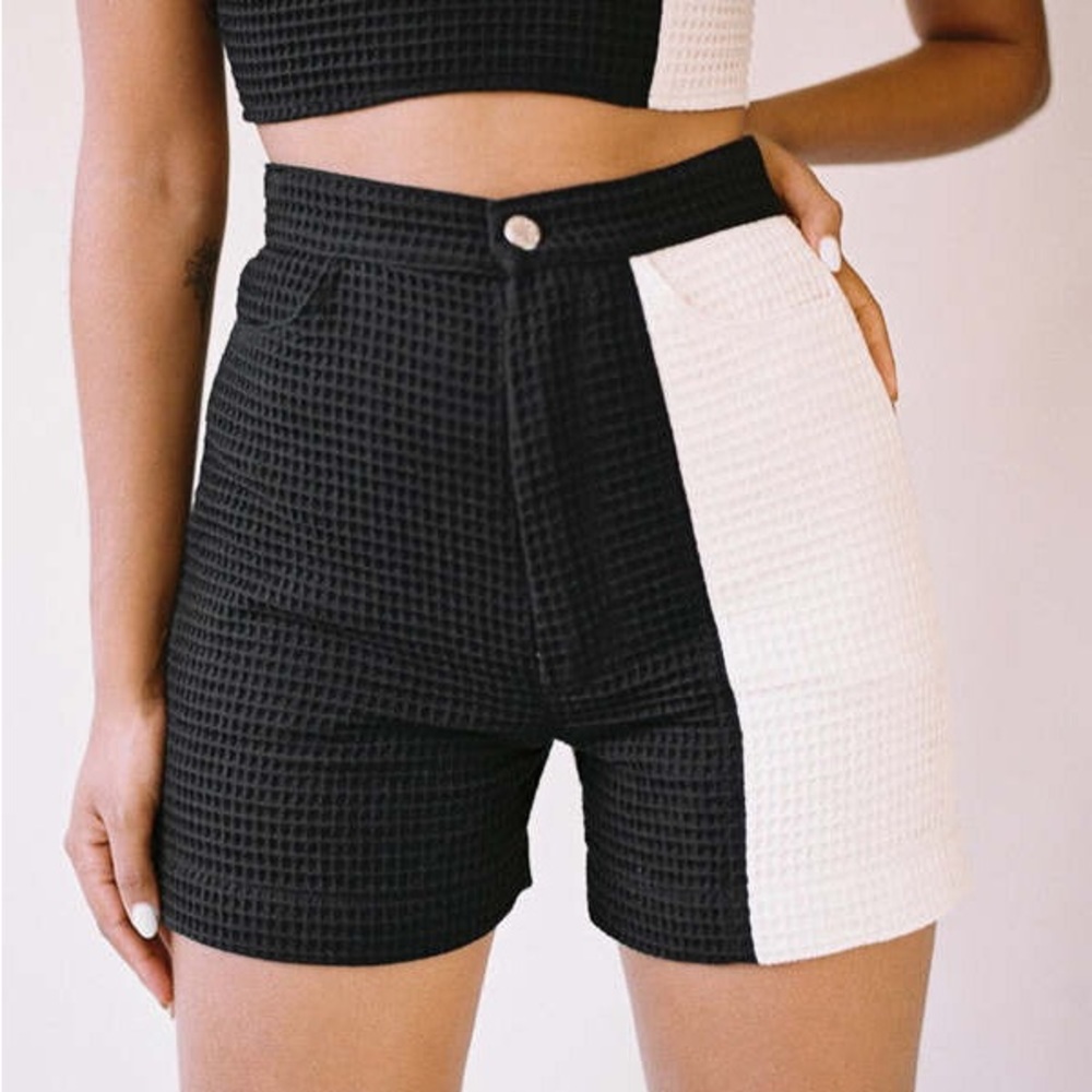 BRAND NWT! Aniela Parys Atlas Waffle Shorts / Two Tone / Black & White / Size S
